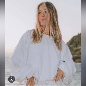 DAILY DRILLS WHITE TOWEL TERRY OVERSIZED CREWNECK - size XS/S